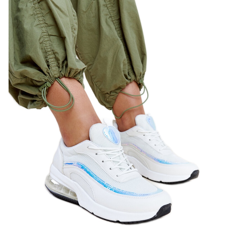 Vita sneakers med Jelek hologram