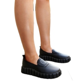 Svarta skor med massiv Teska-sula