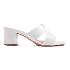 Vita högklackade flipflops för kvinnor