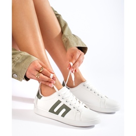Vita och gröna damsneakers