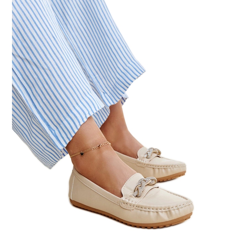 Beige mockasiner dekorerade med Adiba-rhinestones