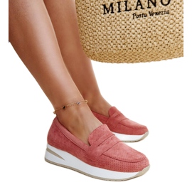 Rosa perforerade Muna-skor