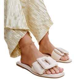 Beige flipflops med Ganema-spänne
