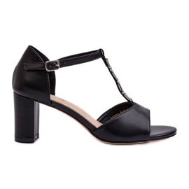 Damsandaler på hög klack med en dekorativ rem, ekologiskt läder, svart triavera