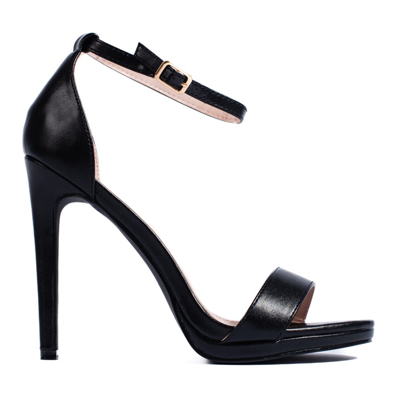 Svarta sandaler med hög klack