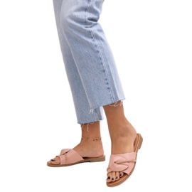 Hattar dekorerade med ett band med Amari zirkoner rosa