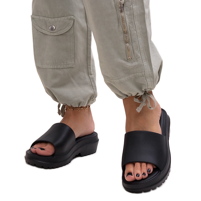 Svarta flipflops med tjock Soizasula