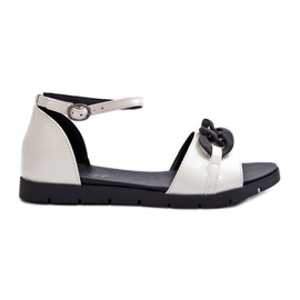 Platta sandaler för kvinnor med kedja Vinceza 17320 Vit