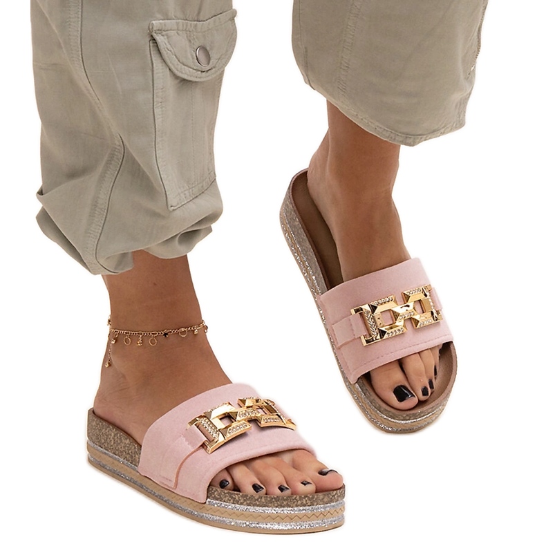 Rosa flipflops med glänsande spänne från Niamh