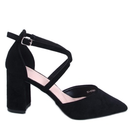 Thoiss Black cross-strap pumps svart