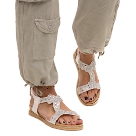 Shahids blanka vita sandaler