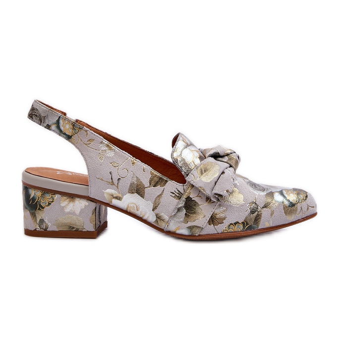 Lågklackade lädersandaler för kvinnor med blommor Maciejka N6539-38 Grön