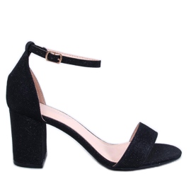 Iriserande Yanas Svarta högklackade sandaler