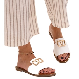 Vita flipflops med Mariza-spänne