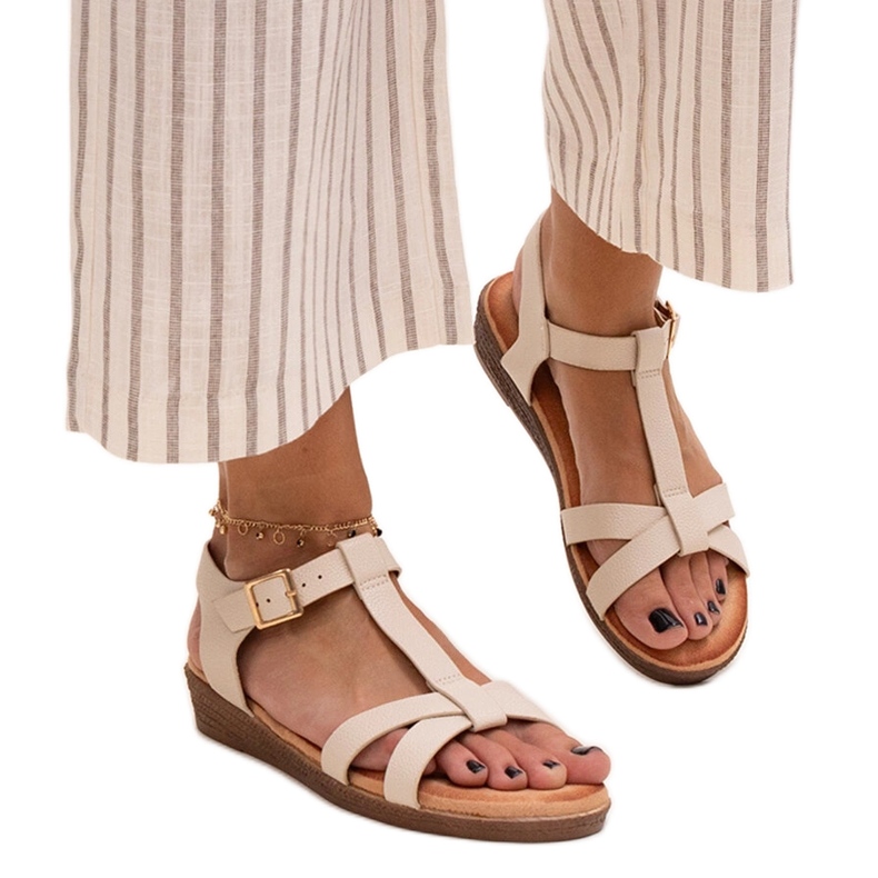 Beige Sherine sandaler med låg kil