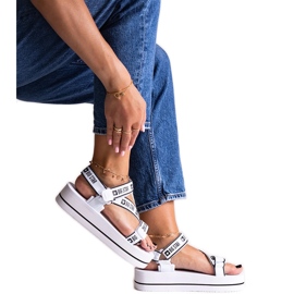 Vita platåsandaler Big Star NN274A526