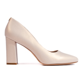 Cream pumps med tjock klack från Sergio Leone beige