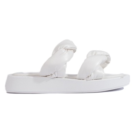 Vita flipflops med tjock sula