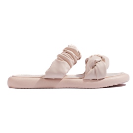 Snygga beige platta damflip-flops