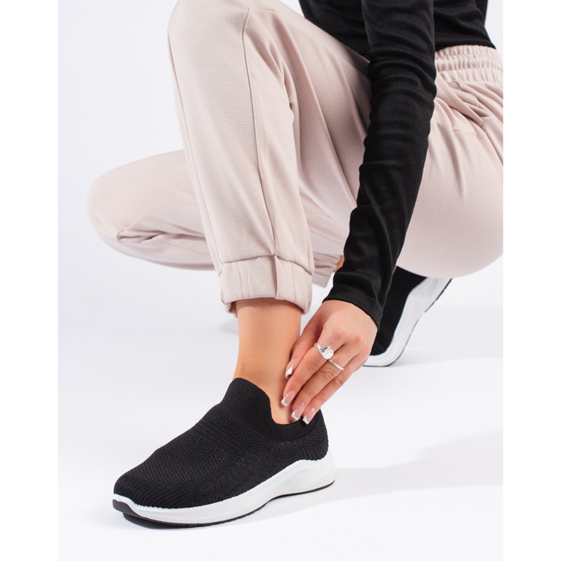 Svarta textilsneakers