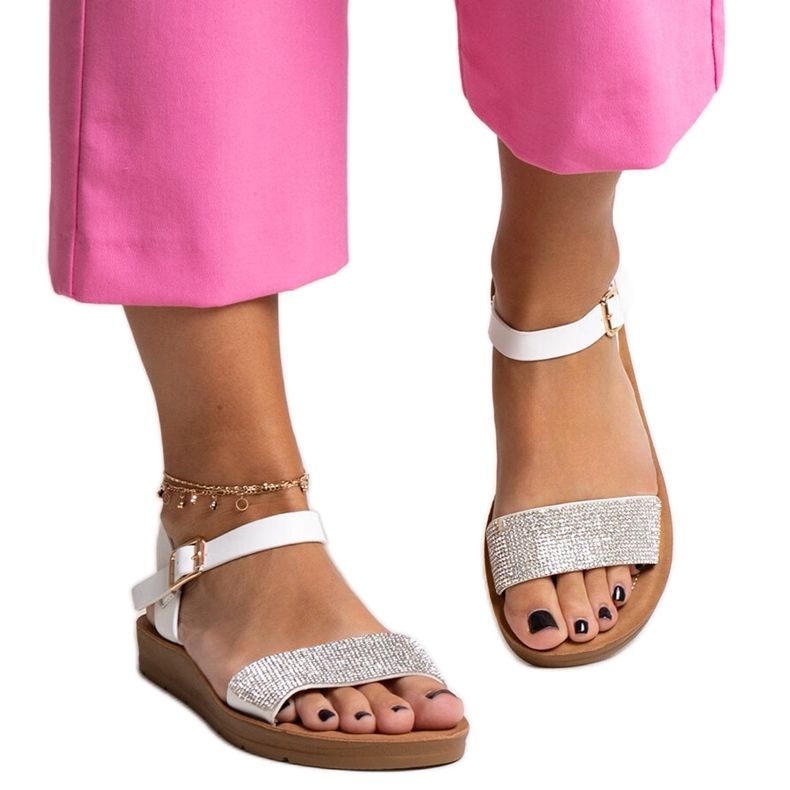 Vita sandaler med Estellaria cubic zirconias