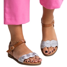 Silver och bruna sandaler med guldtillbehör Amja silver-