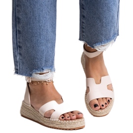 Beige sandaler från Laurencia