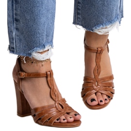 Bruna högklackade sandaler från Mikaii