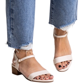 Beige lågklackade sandaler Basina