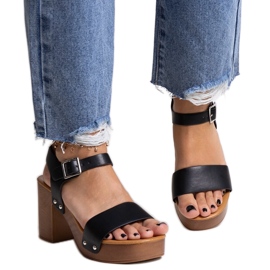 Svarta massiva Adilar högklackade sandaler