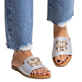 Silver flipflops med dekorativt Safi-spänne