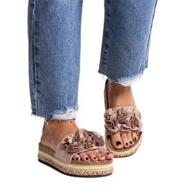 Beiga flip-flops dekorerade med Mehret-blommor beige