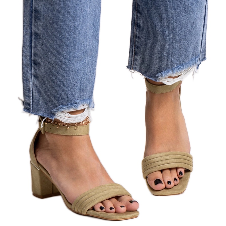 Johars gröna lågklackade sandaler