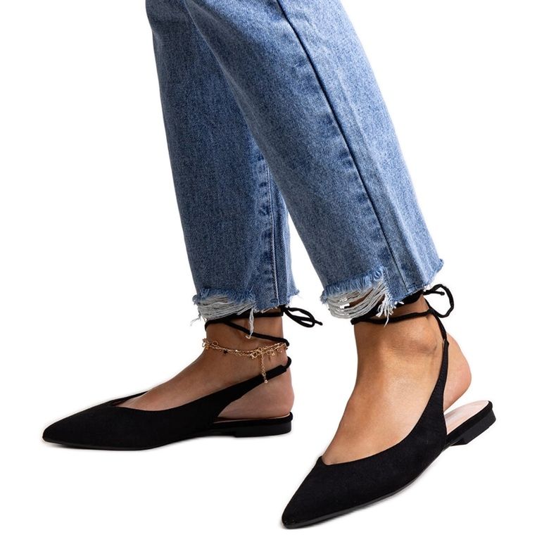 Leaia svarta balettkläder med snörning och öppen klack