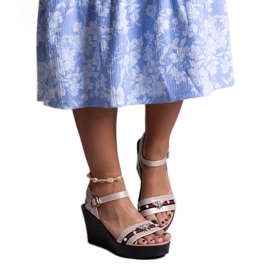 Farah kilasandaler i guld gyllene