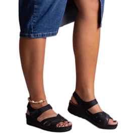 Areja svarta sandaler med låg kil