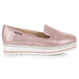 Vices Lordsy på plattformen rosa