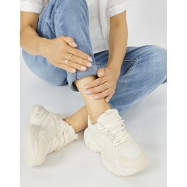 Beige sneakers med tjock sula