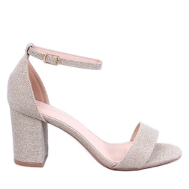 Yanas Gold iriserande högklackade sandaler gyllene