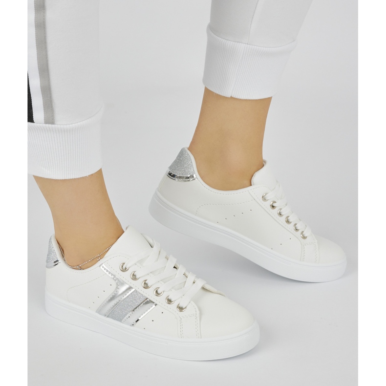 Vita bekväma sportskor