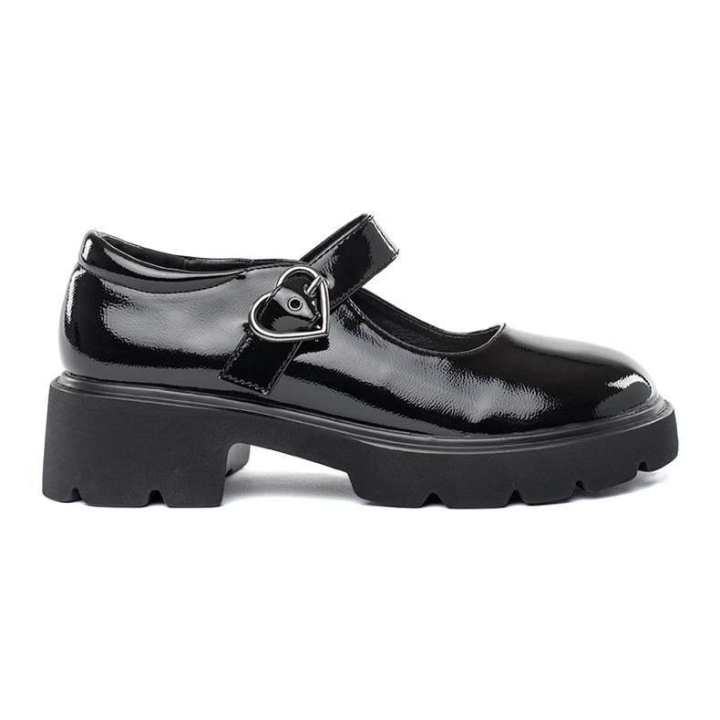 Patentsvarta loafers med tjock sula