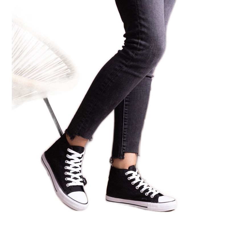 Svarta high-top sneakers med spets från Bonifakima