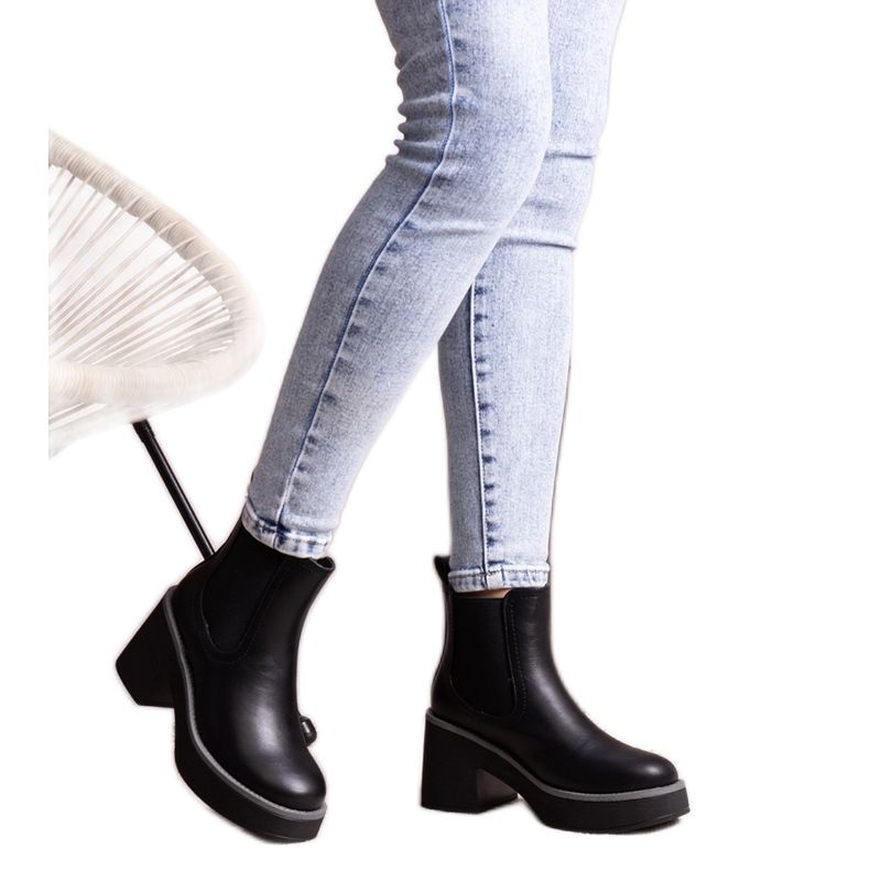 Svarta ankelboots från Lidea