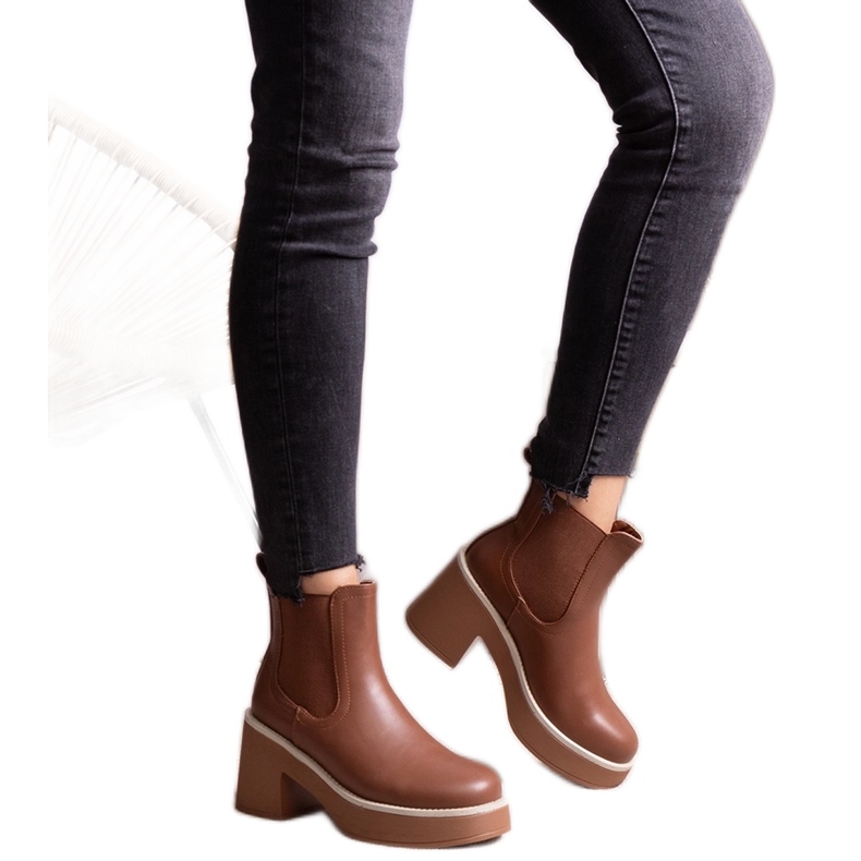 Bruna stövletter från Lidea