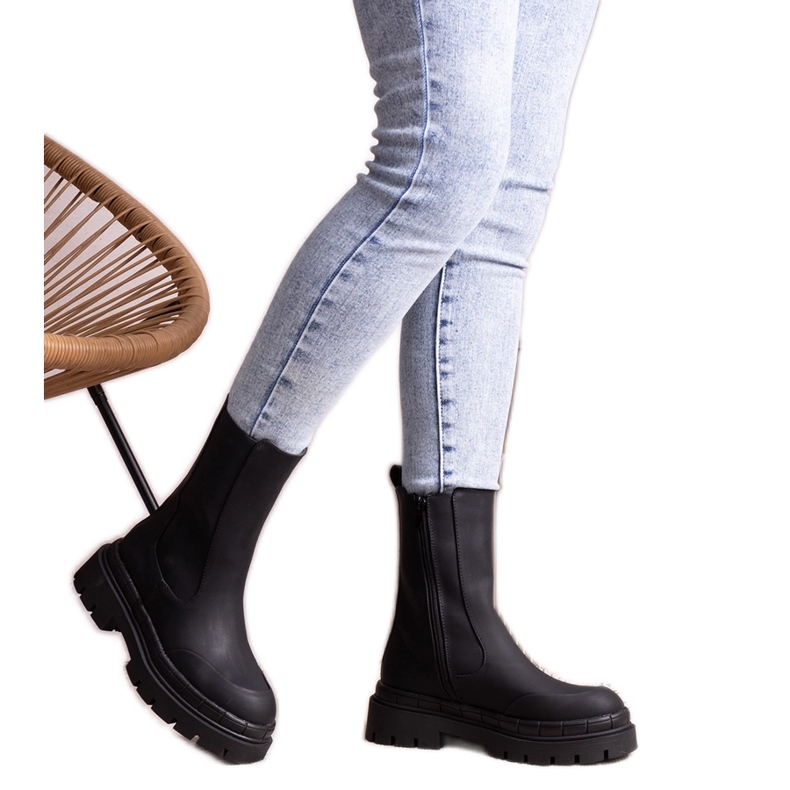 Svarta Kunegunda-stövlar med massiv sula