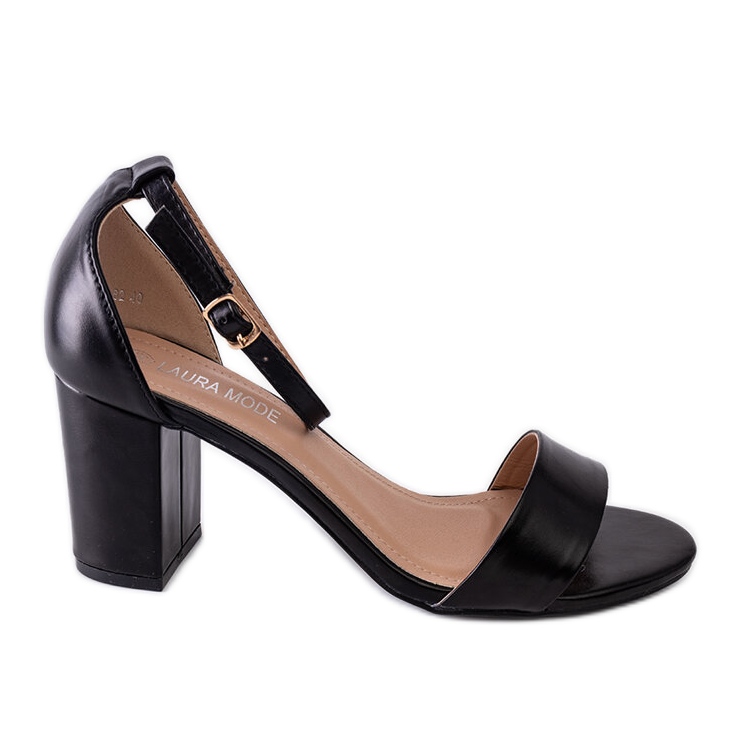 Svarta högklackade sandaler från Asgha