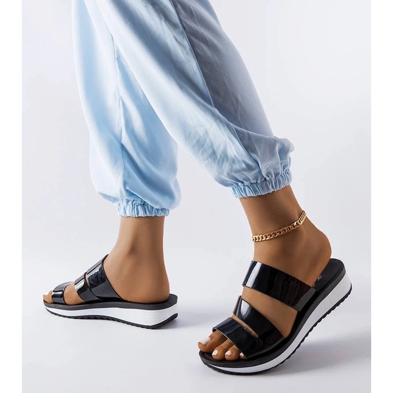 Eleganta svarta lackskor för kvinnor