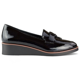 Svarta patentpumpar med låg kil