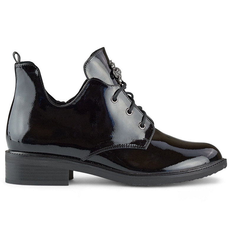 Patentsvarta ankelboots med snörning och platt sula