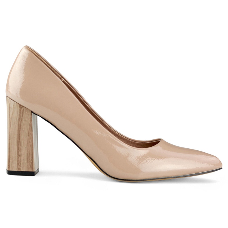 Patentbeige högklackade pumps med innersula i läder